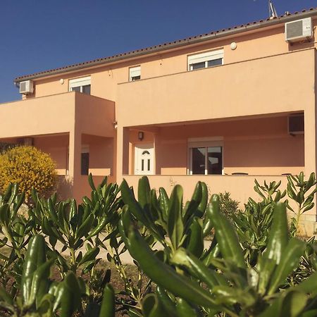 Sunny Rock Volme Apartments Banjole Bilik gambar